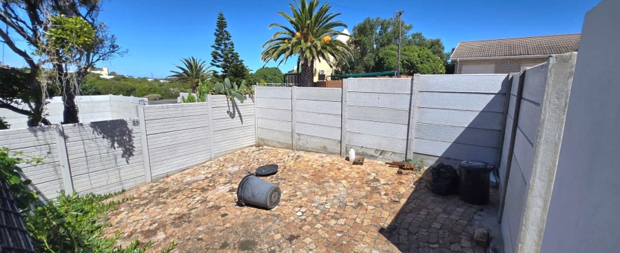 4 Bedroom Property for Sale in Kleinbaai Western Cape